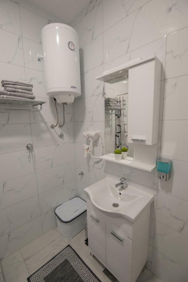 Apartments Phoenix 3 Ivanica Bagian luar foto