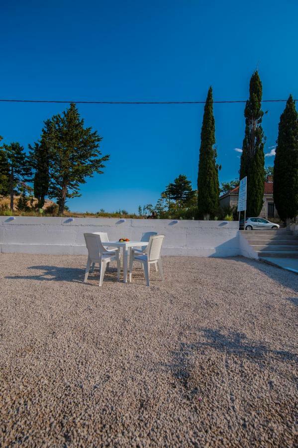 Apartments Phoenix 3 Ivanica Bagian luar foto