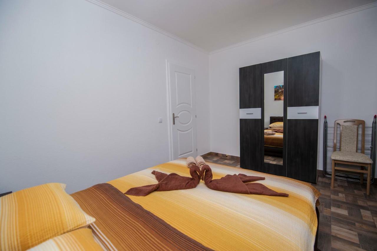 Apartments Phoenix 3 Ivanica Bagian luar foto
